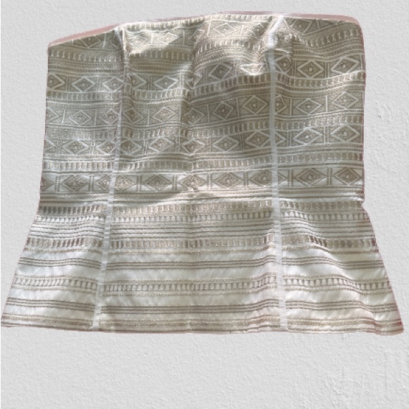 Dresses - Picture 4 of 12